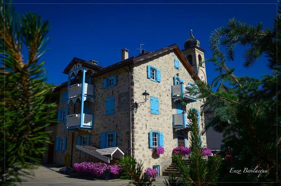 La Corte Appartamenti Livigno Luaran gambar